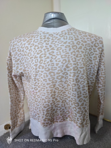 White and cream dotted sweatshirt
